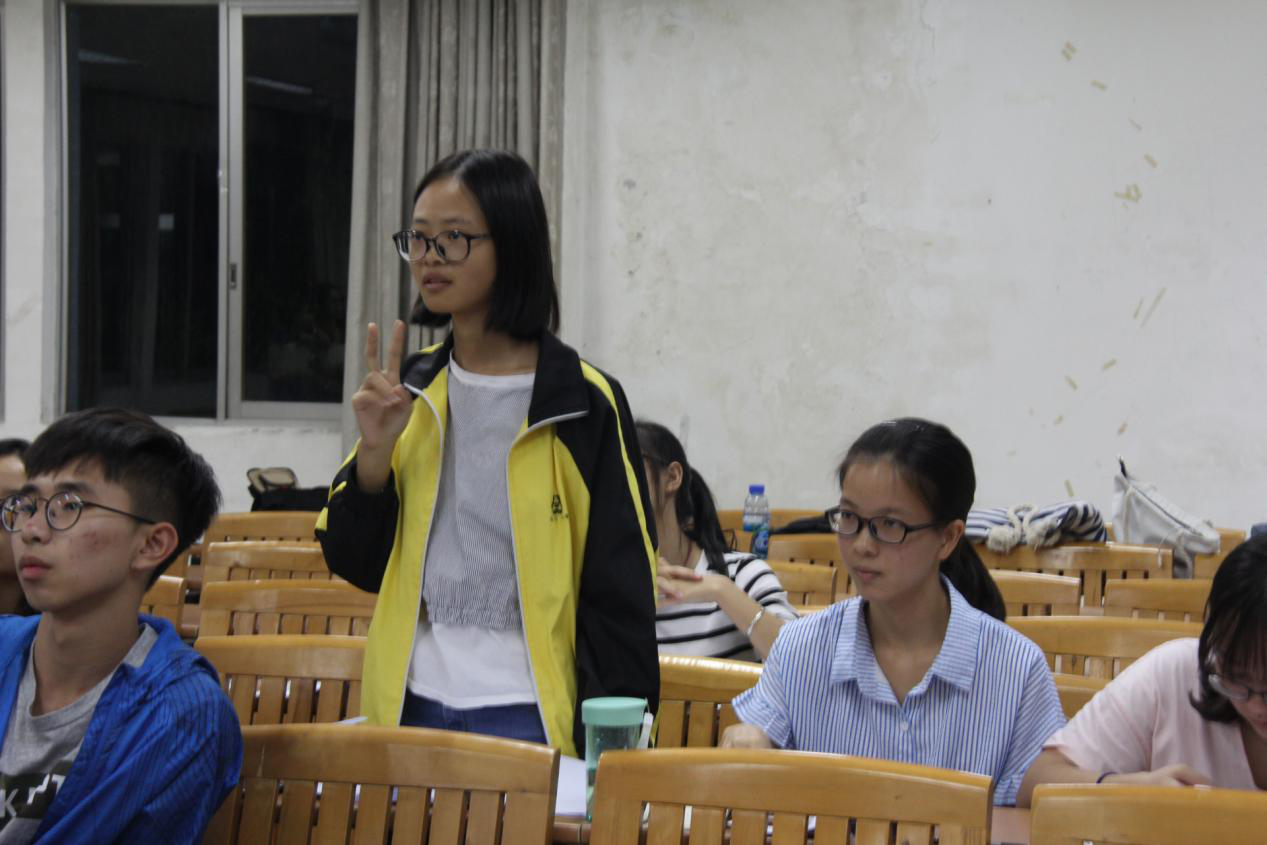 小游戏环节现场气氛活跃