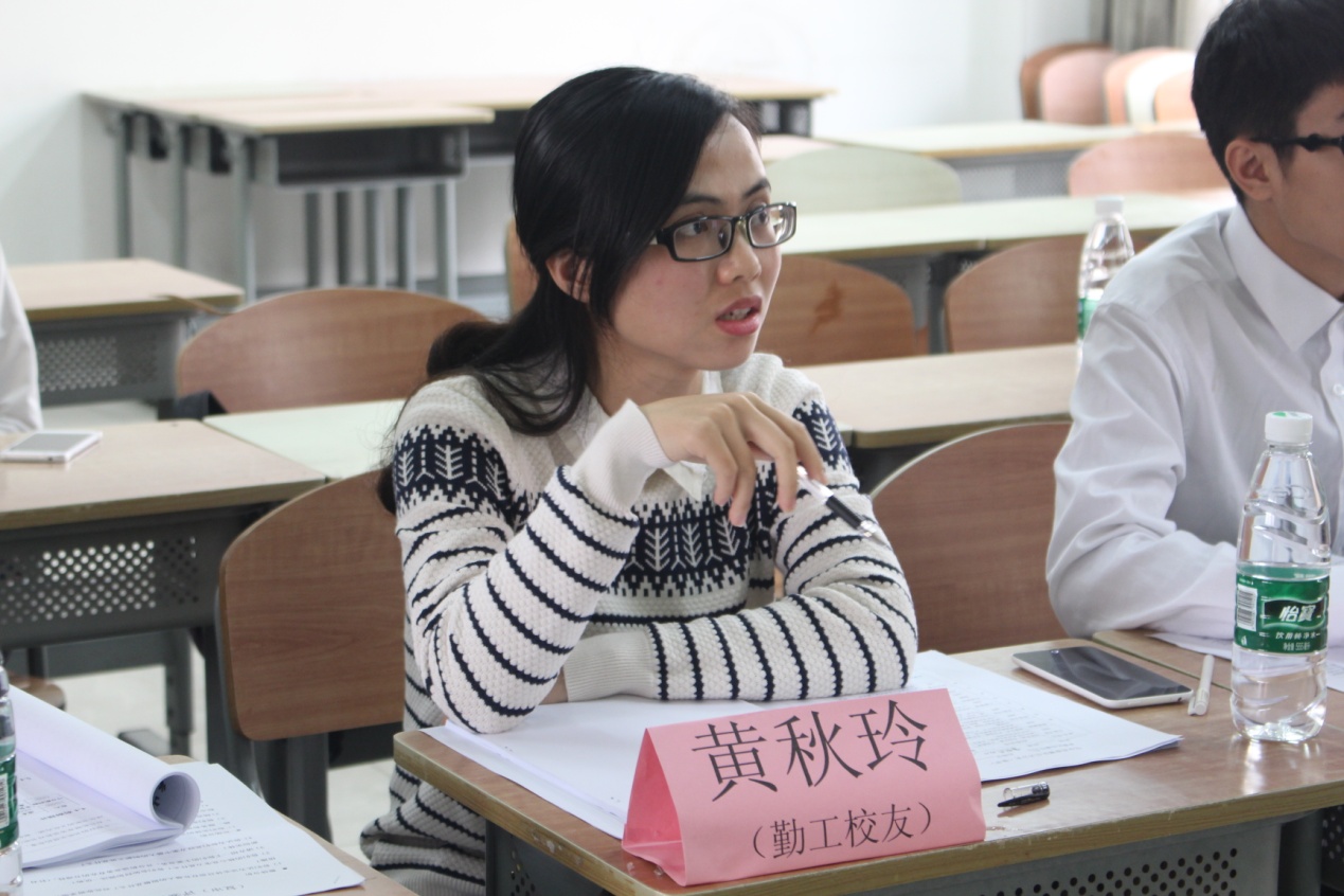 黄秋玲点评效益类实体镜头队伍