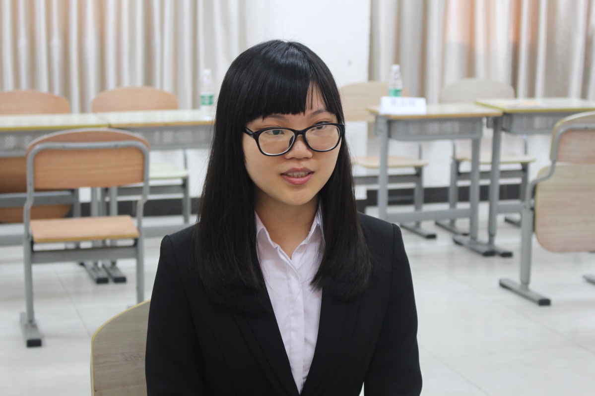 候选人回答问题