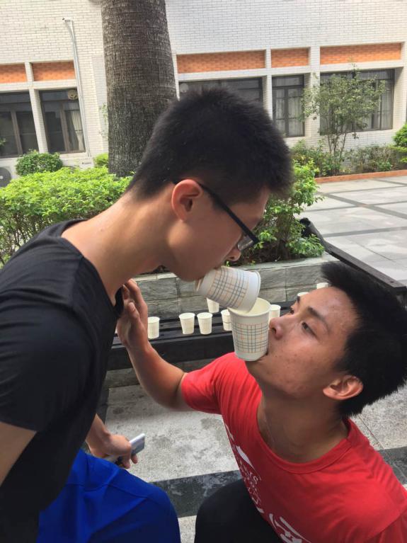 新员工积极参与游戏