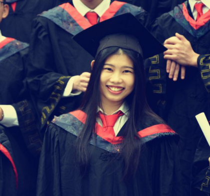 郑晓玲与广外的毕业留念